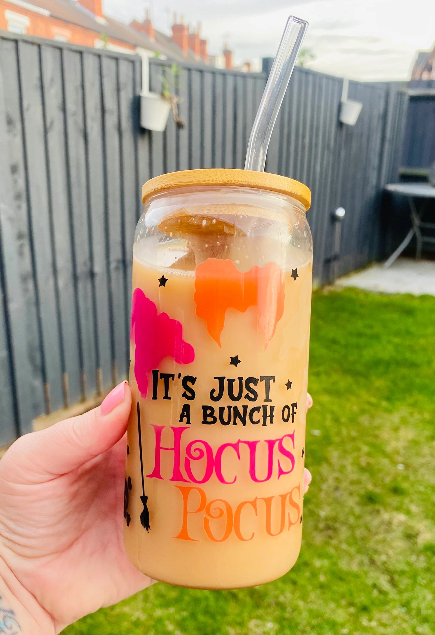 colour changing halloween glass can with straw and lid, just a bunch of hocus pocus, novelty glass with bamboo lid and glass straw, hocus pocus