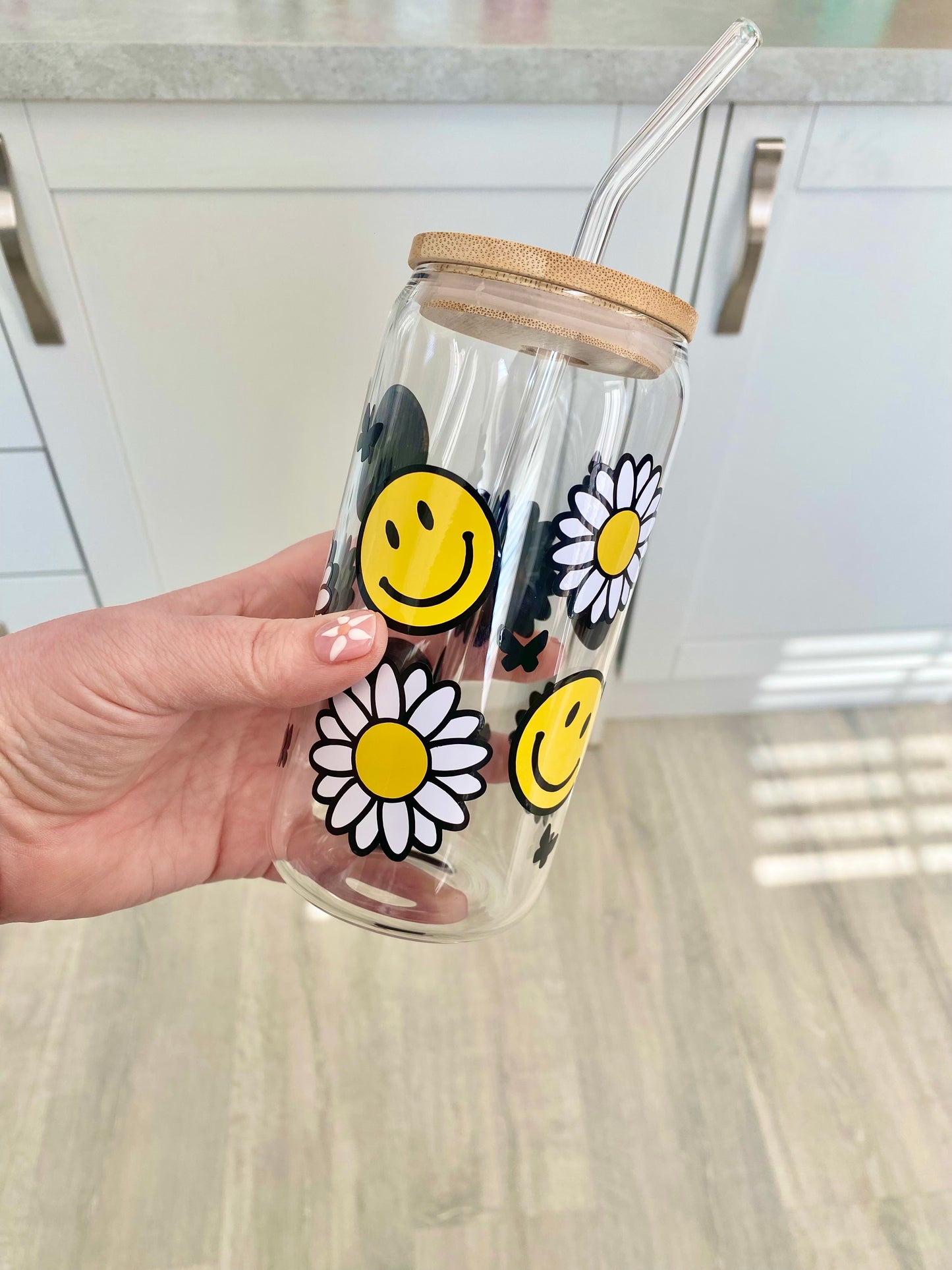 Smiley face and daisy glass can, glass jar with bamboo lid and glass straw