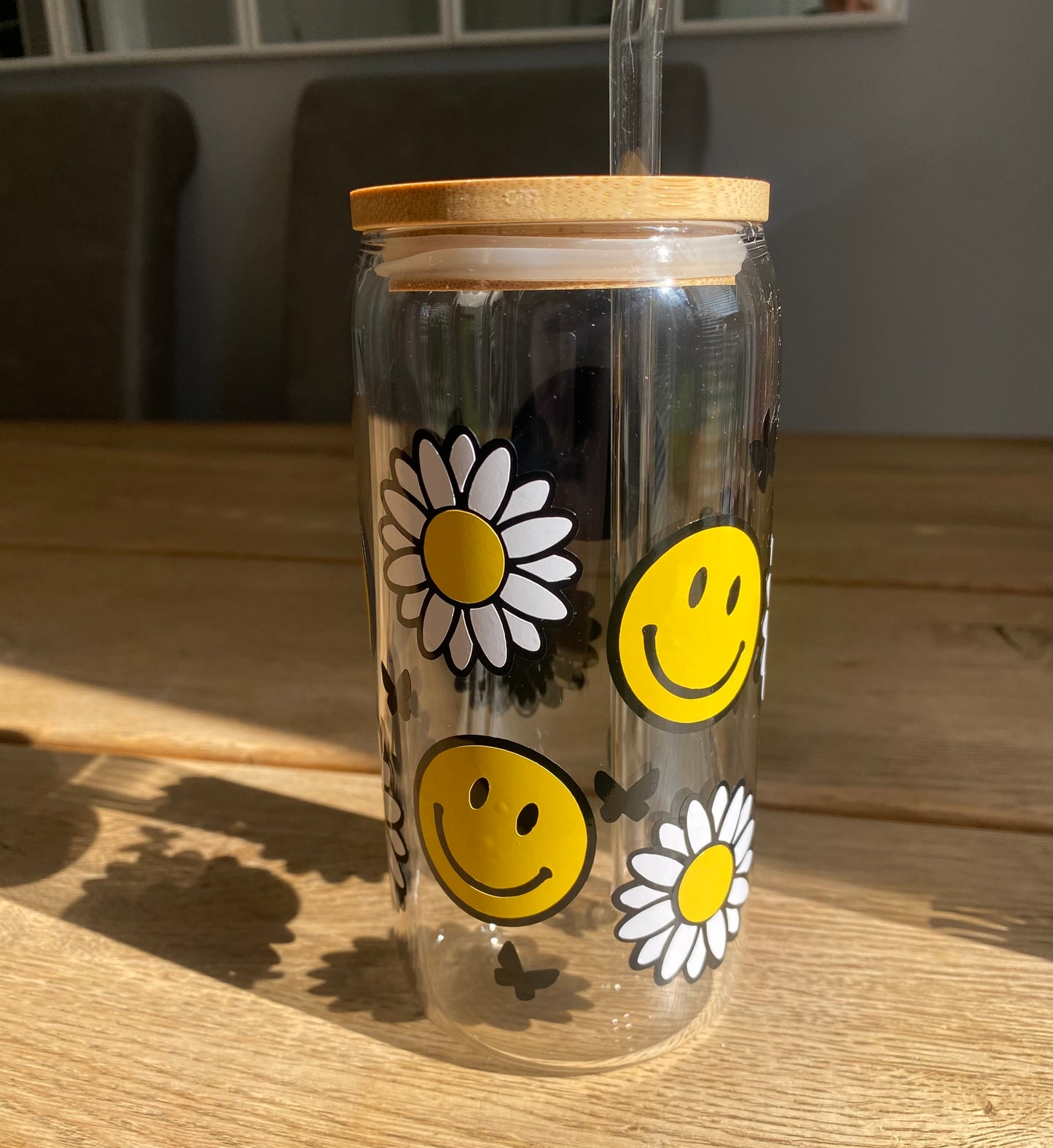 Smiley face and daisy glass can, glass jar with bamboo lid and glass straw